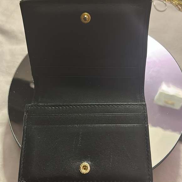 GUCCI SUPREME MONOGRAM WALLET WITH BEE DESIGN EUC - Picture 8 of 13